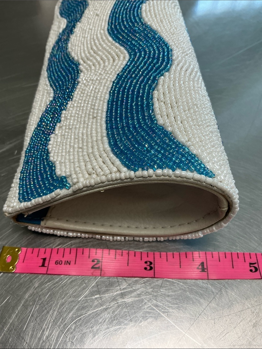 KC Malhan  Beaded turquoise/white clutch, magnetic closure. - Picture 7 of 9